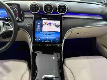 MERCEDES-BENZ C 200d Avantgarde LEDER KAMERA AHK CARPLAY LED