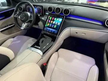 MERCEDES-BENZ C 200d Avantgarde LEDER KAMERA AHK CARPLAY LED