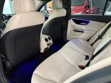 MERCEDES-BENZ C 200d Avantgarde LEDER KAMERA AHK CARPLAY LED