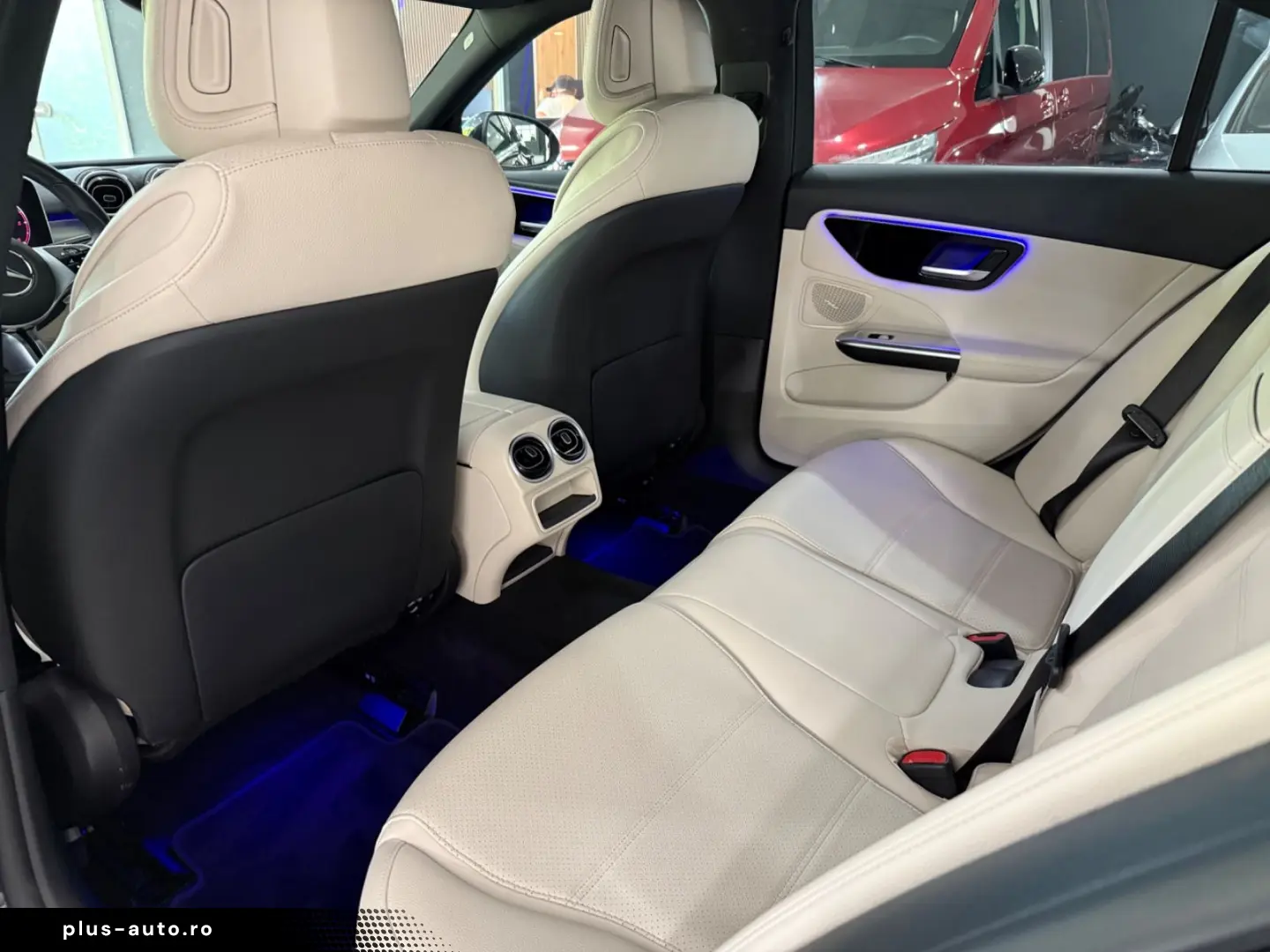 MERCEDES-BENZ C 200d Avantgarde LEDER KAMERA AHK CARPLAY LED