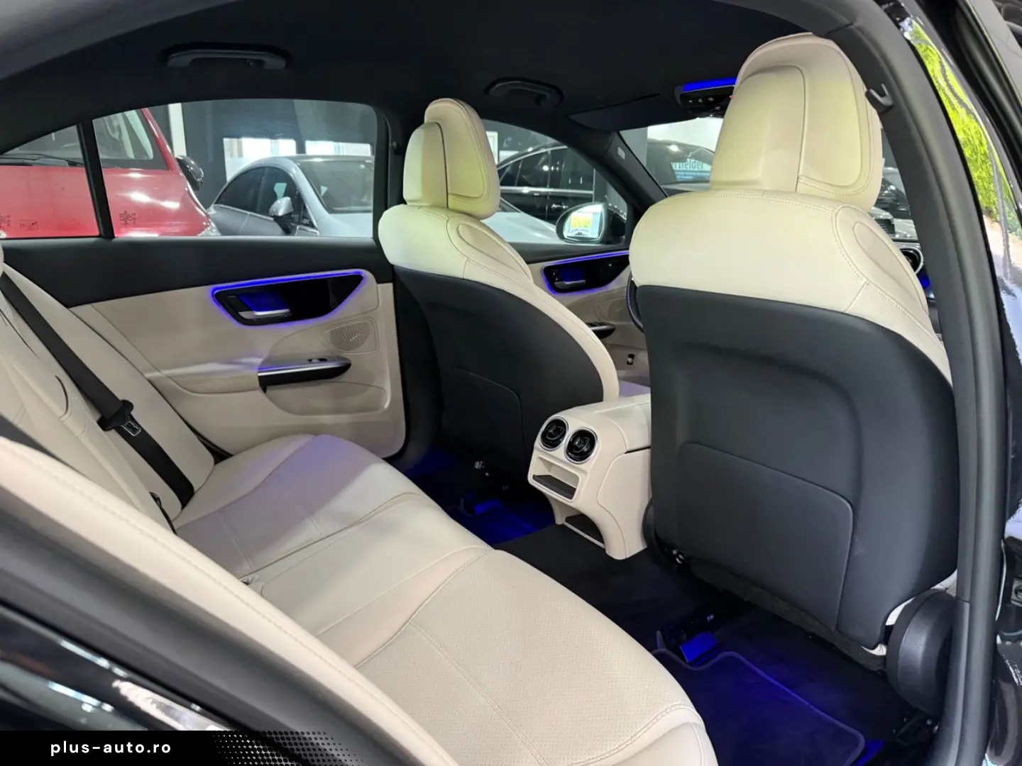 MERCEDES-BENZ C 200d Avantgarde LEDER KAMERA AHK CARPLAY LED