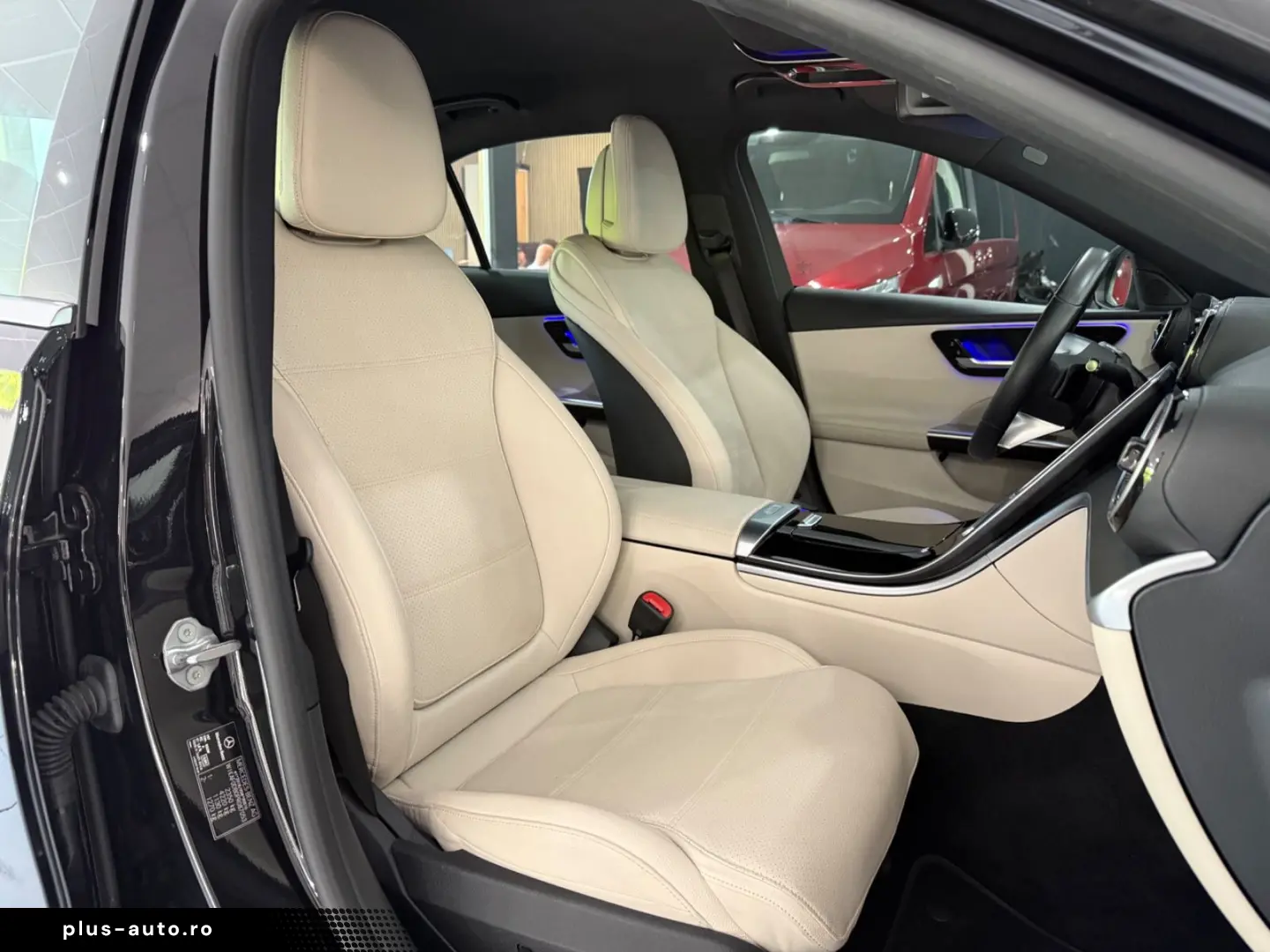 MERCEDES-BENZ C 200d Avantgarde LEDER KAMERA AHK CARPLAY LED