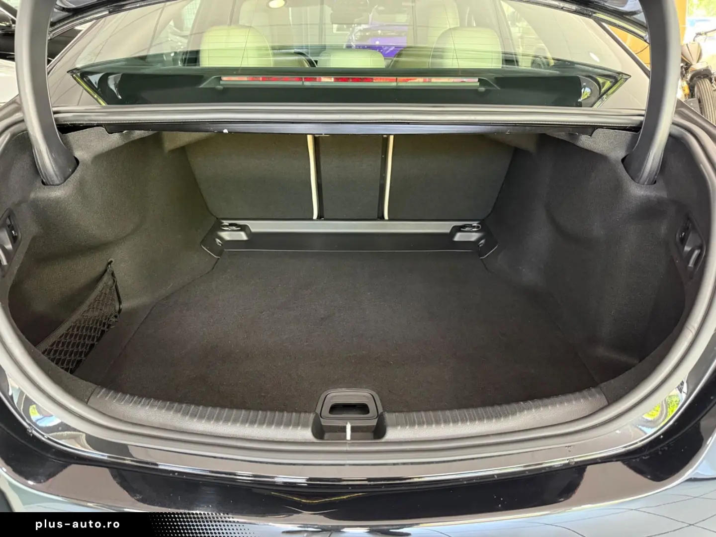 MERCEDES-BENZ C 200d Avantgarde LEDER KAMERA AHK CARPLAY LED