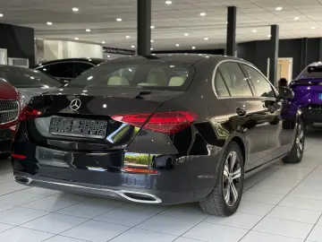 MERCEDES-BENZ C 200d Avantgarde LEDER KAMERA AHK CARPLAY LED