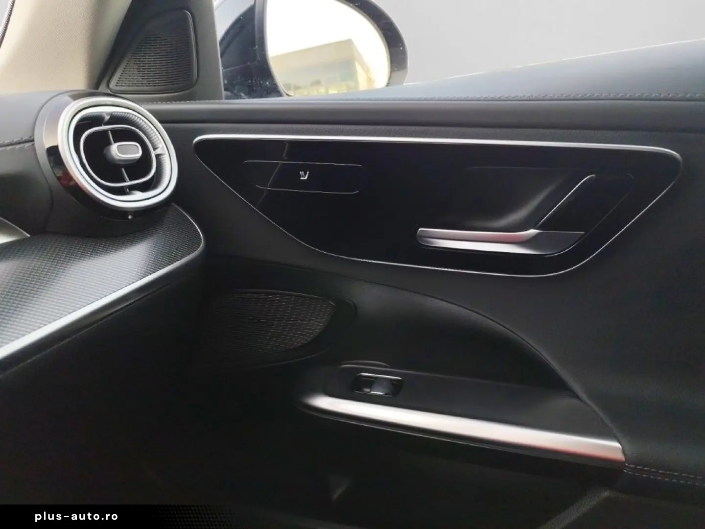 MERCEDES-BENZ C 200 AMG NIGHT DISTR MBUX SHZ LEDER KAM DAB