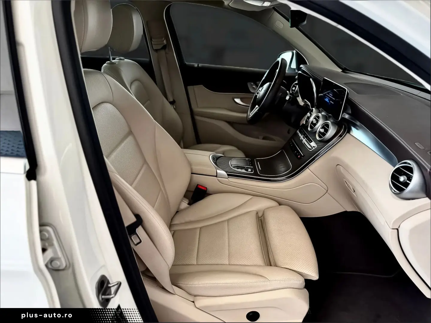 Mercedes-Benz GLC 300 de 4 Matic KEYLESS PANO