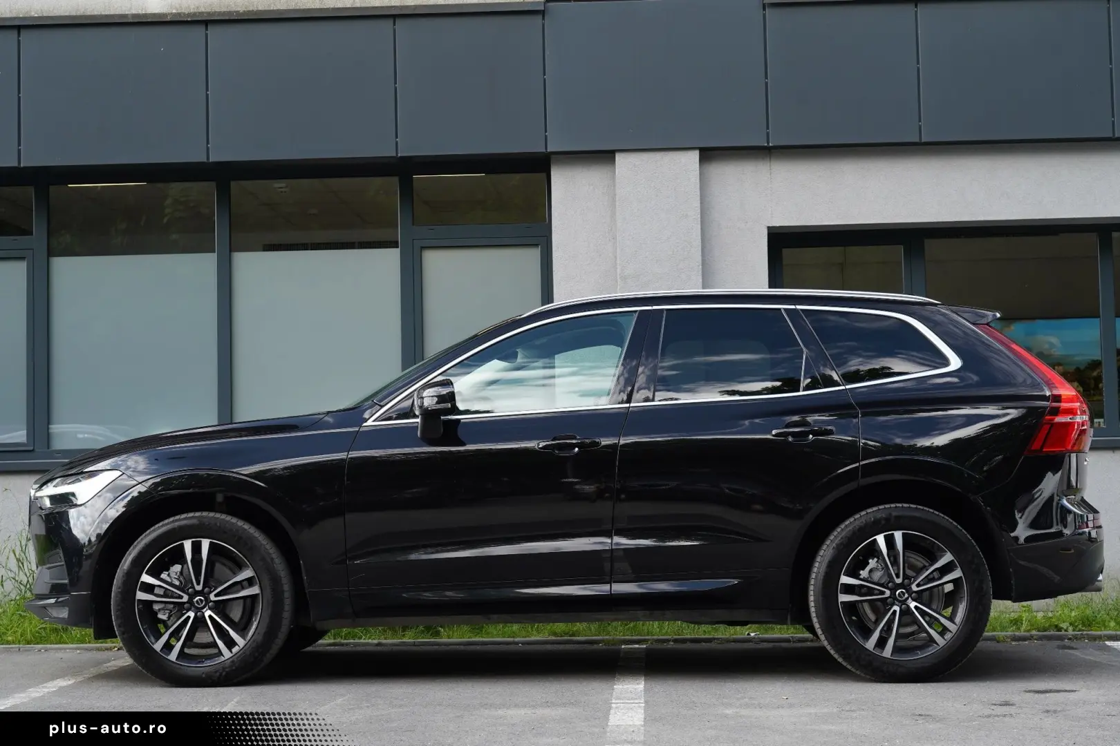Volvo XC 60 B4 MHEV AT8 AWD Momentum Pro