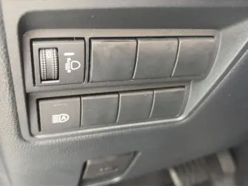 TOYOTA Yaris Cross Hybrid 1.5 VVT-i AWD-i Team Deutschl