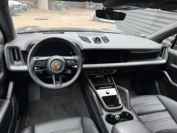 PORSCHE Cayenne S E-Hybrid SportDesign HA-Lenk PDCC AHK