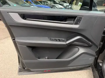 PORSCHE Cayenne S E-Hybrid SportDesign HA-Lenk PDCC AHK