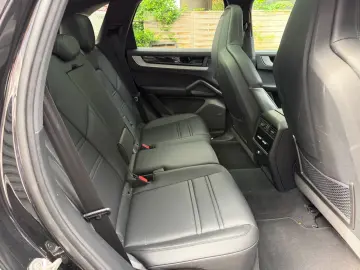 PORSCHE Cayenne S E-Hybrid SportDesign HA-Lenk PDCC AHK