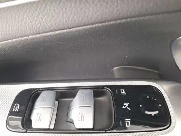 MERCEDES-BENZ GLC 300 d 4MATIC 9G-tronic