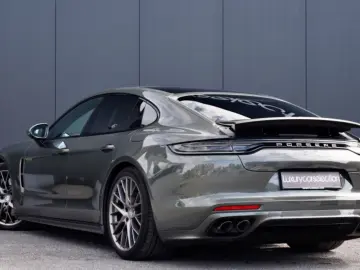 PORSCHE Panamera 4 e-Hybrid PLATINUM EDITION