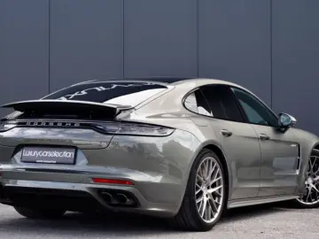 PORSCHE Panamera 4 e-Hybrid PLATINUM EDITION