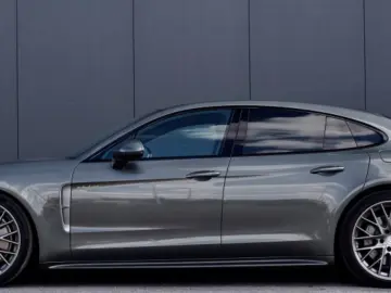 PORSCHE Panamera 4 e-Hybrid PLATINUM EDITION