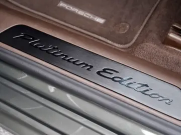 PORSCHE Panamera 4 e-Hybrid PLATINUM EDITION