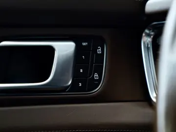 PORSCHE Panamera 4 e-Hybrid PLATINUM EDITION