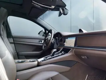 PORSCHE Panamera 4 e-Hybrid PLATINUM EDITION