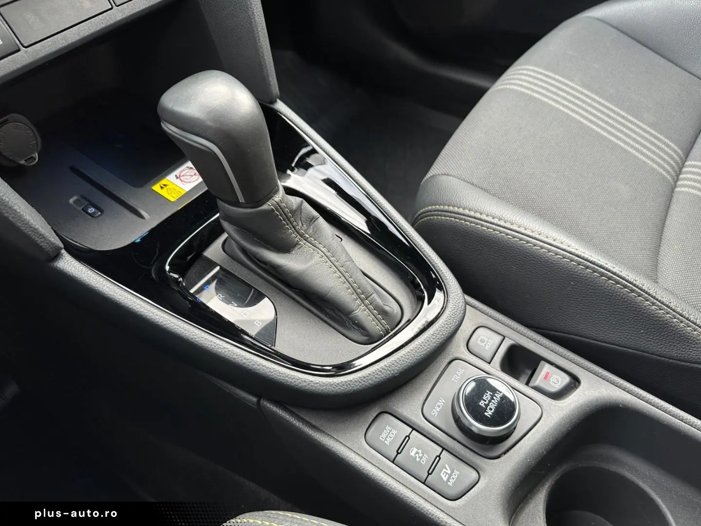 TOYOTA Yaris Cross Hybrid 1.5  4x4 Adventure   JBL