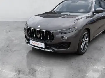 Maserati Levante GT Hibrid  Pano  LED  Harman Kardon