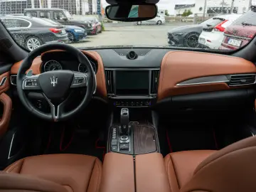 Maserati Levante GT Hibrid  Pano  LED  Harman Kardon
