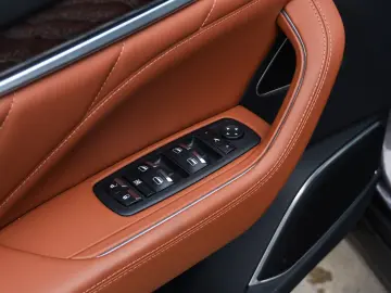Maserati Levante GT Hibrid  Pano  LED  Harman Kardon