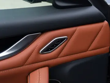 Maserati Levante GT Hibrid  Pano  LED  Harman Kardon