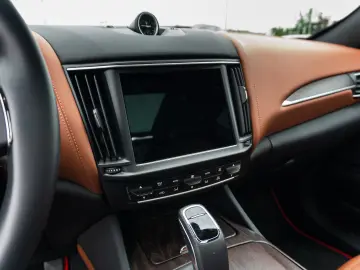 Maserati Levante GT Hibrid  Pano  LED  Harman Kardon