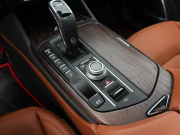 Maserati Levante GT Hibrid  Pano  LED  Harman Kardon