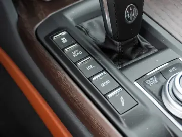Maserati Levante GT Hibrid  Pano  LED  Harman Kardon