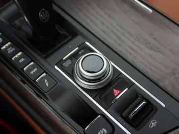 Maserati Levante GT Hibrid  Pano  LED  Harman Kardon