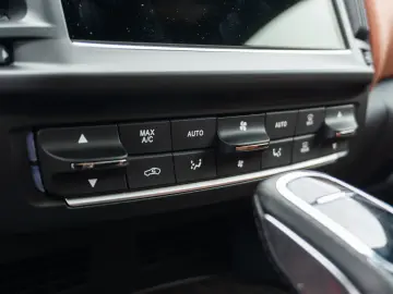 Maserati Levante GT Hibrid  Pano  LED  Harman Kardon