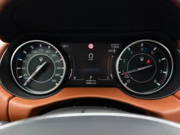 Maserati Levante GT Hibrid  Pano  LED  Harman Kardon
