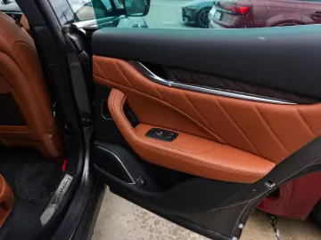 Maserati Levante GT Hibrid  Pano  LED  Harman Kardon