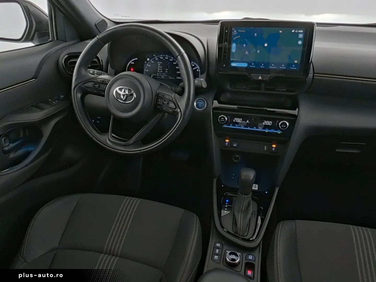 TOYOTA Yaris Cross Pano Kamera LED ACC CarPlay