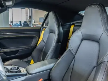 Porsche 992 911 Carrera GTS Cabrio FnW