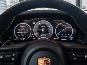 Porsche 992 911 Carrera GTS Cabrio FnW