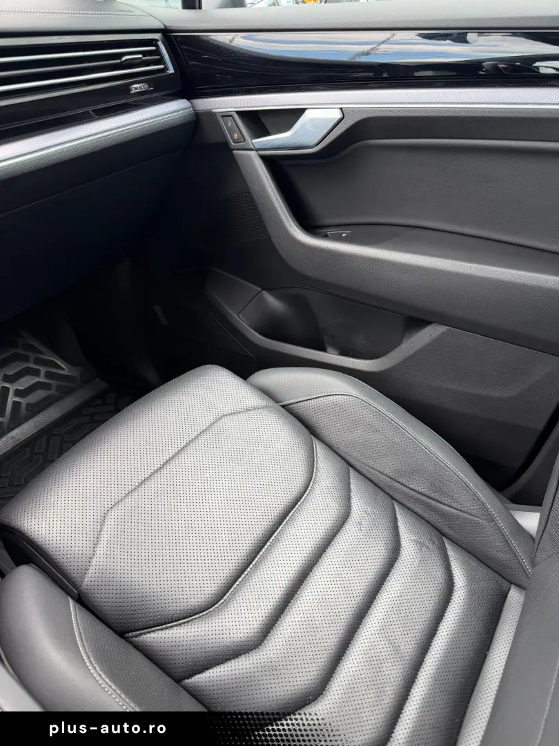 Volkswagen TOUAREG SUV 2020