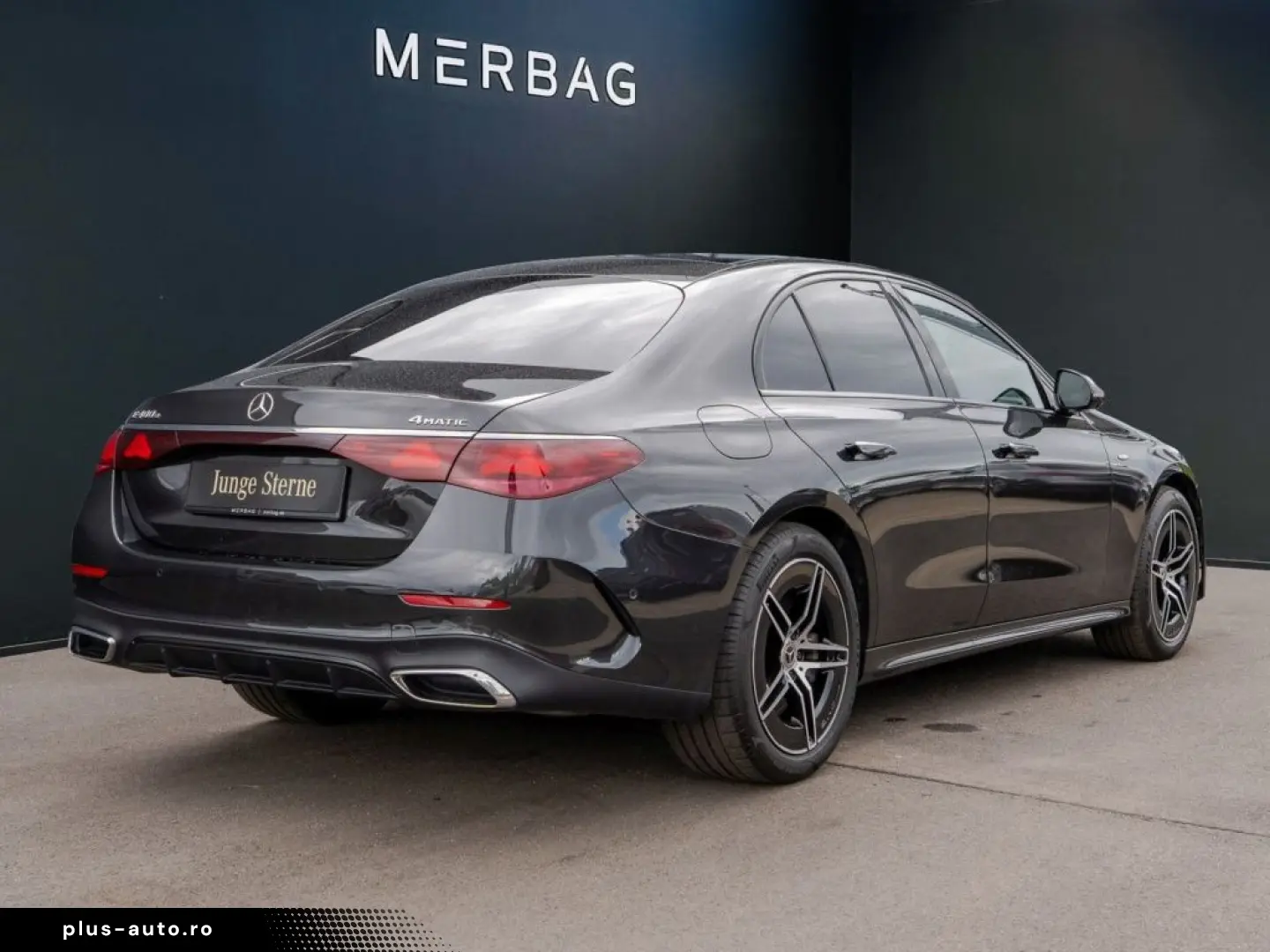 MERCEDES-BENZ E 400 e 4M  AMG Night Pano Superscreen Digital