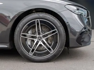 MERCEDES-BENZ E 400 e 4M  AMG Night Pano Superscreen Digital