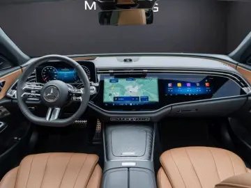 MERCEDES-BENZ E 400 e 4M  AMG Night Pano Superscreen Digital