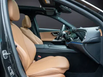 MERCEDES-BENZ E 400 e 4M  AMG Night Pano Superscreen Digital