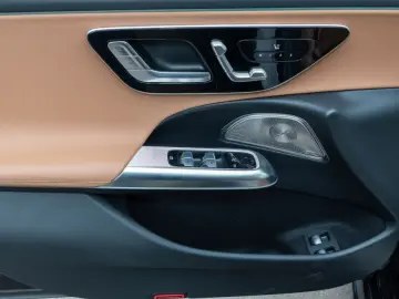 MERCEDES-BENZ E 400 e 4M  AMG Night Pano Superscreen Digital
