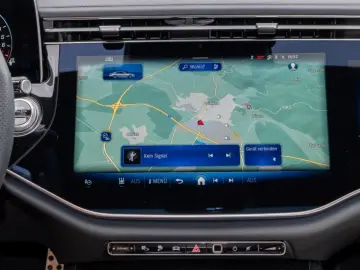 MERCEDES-BENZ E 400 e 4M  AMG Night Pano Superscreen Digital