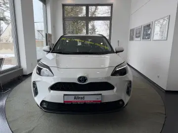 TOYOTA Yaris Cross 1.5l Hybrid 4x4 SHZ PDC v h Kamera