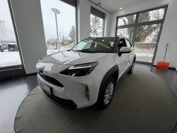 TOYOTA Yaris Cross 1.5l Hybrid 4x4 SHZ PDC v h Kamera