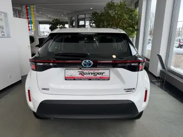 TOYOTA Yaris Cross 1.5l Hybrid 4x4 SHZ PDC v h Kamera