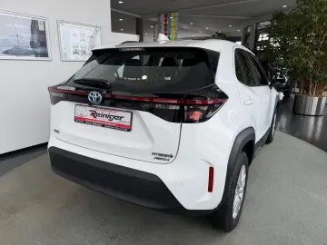 TOYOTA Yaris Cross 1.5l Hybrid 4x4 SHZ PDC v h Kamera