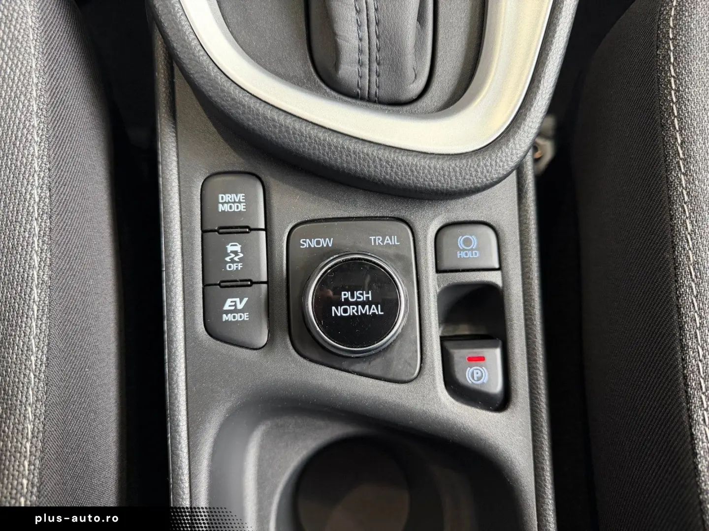 TOYOTA Yaris Cross 1.5l Hybrid 4x4 SHZ PDC v h Kamera