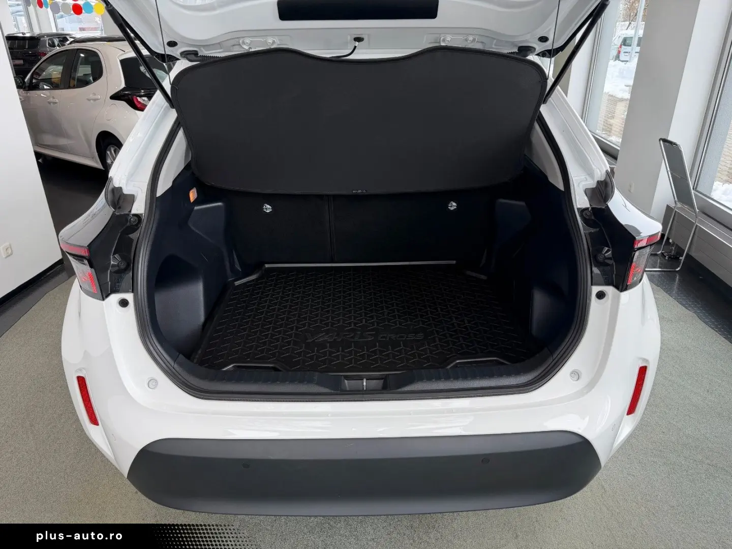 TOYOTA Yaris Cross 1.5l Hybrid 4x4 SHZ PDC v h Kamera